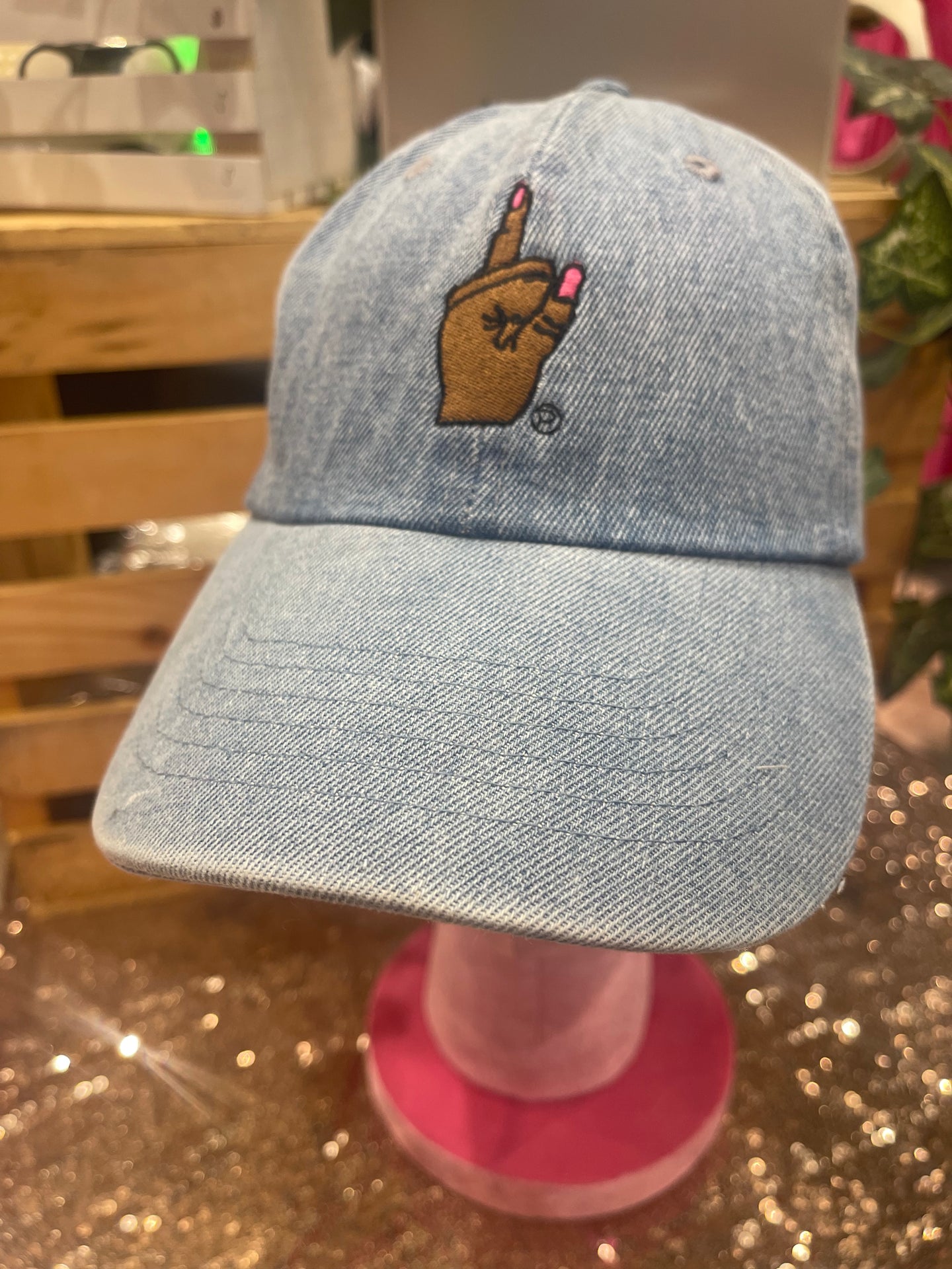 PINKIE HAT